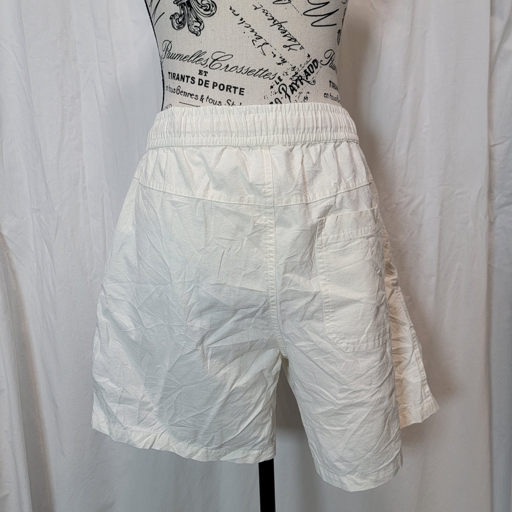 Cotton On White Elastic Waist Shorts with Embroidered Logo - Picture 3 of 8